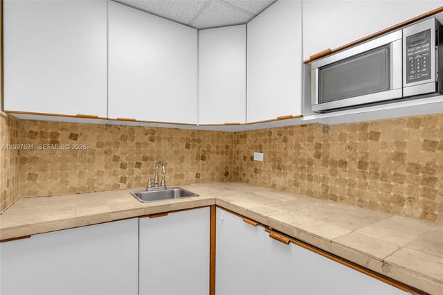 700 Biltmore Way 918, Coral Gables, FL 33134