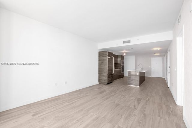 460 NE 28th St 3907, Miami, FL 33137