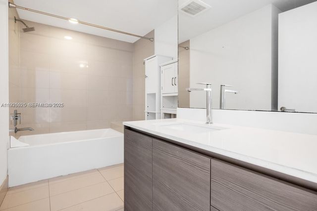 460 NE 28th St 3907, Miami, FL 33137