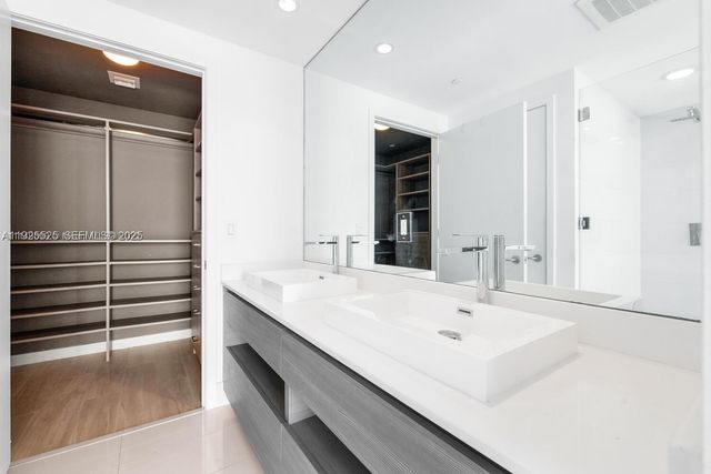 460 NE 28th St 3907, Miami, FL 33137