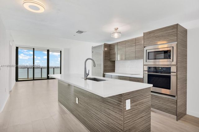 460 NE 28th St 3907, Miami, FL 33137