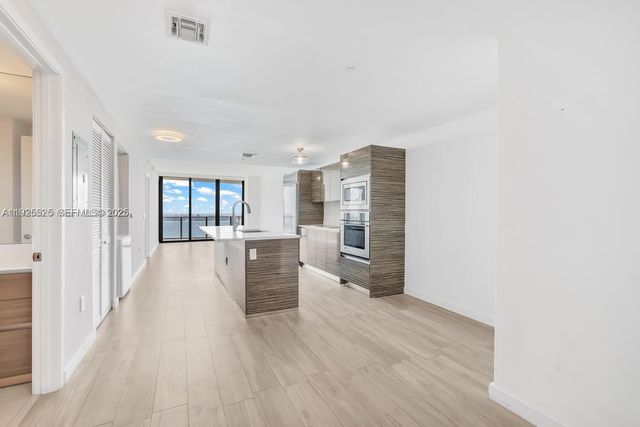 460 NE 28th St 3907, Miami, FL 33137