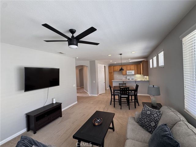 11115 Sun River Court, Apple Valley, CA 92308