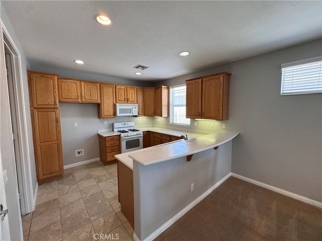 11115 Sun River Court, Apple Valley, CA 92308