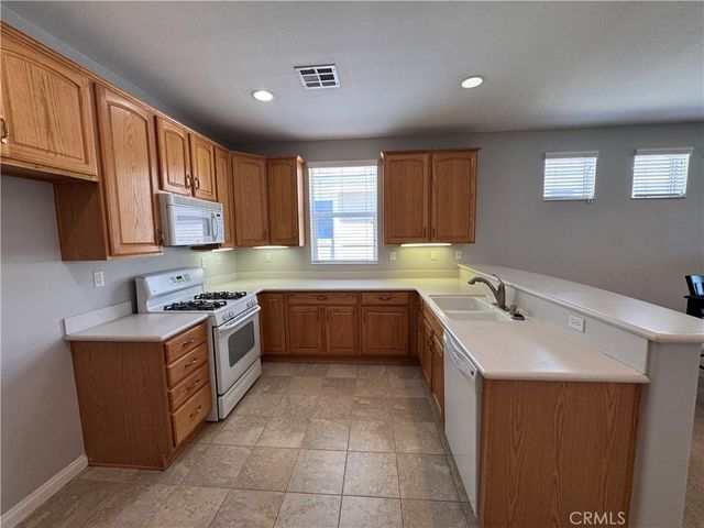 11115 Sun River Court, Apple Valley, CA 92308