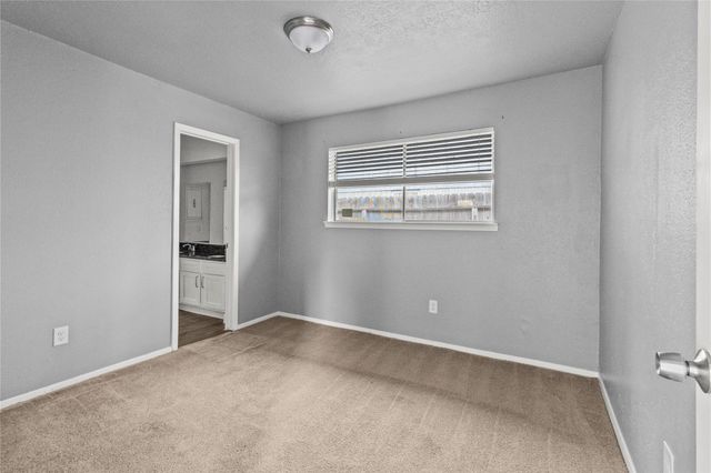 5011 Abercreek Avenue, Friendswood, TX 77546