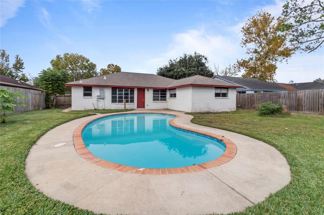 5011 Abercreek Avenue, Friendswood, TX 77546