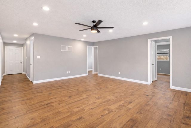 5011 Abercreek Avenue, Friendswood, TX 77546