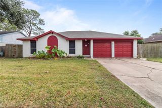 5011 Abercreek Avenue, Friendswood, TX 77546