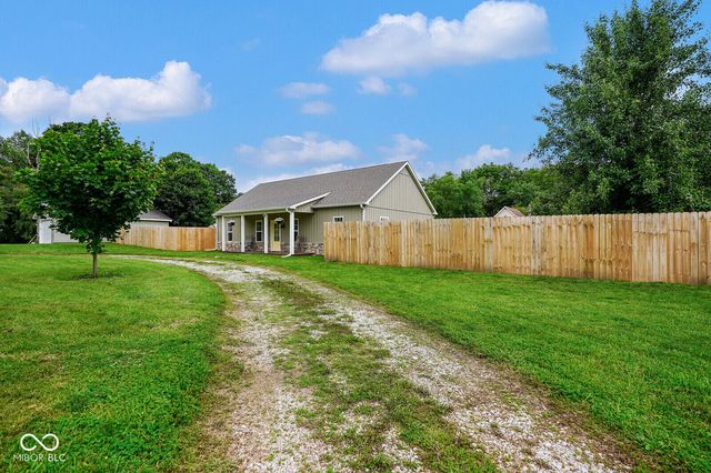 102 E 5th Street, Carthage, IN 46115