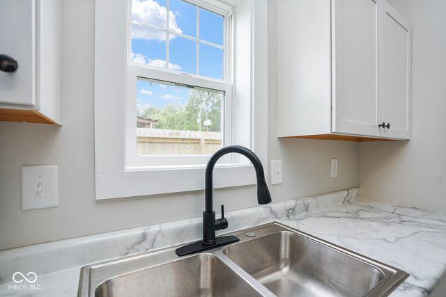 102 E 5th Street, Carthage, IN 46115