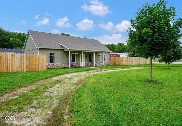102 E 5th Street, Carthage, IN 46115