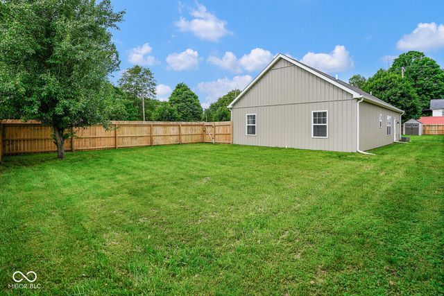 102 E 5th Street, Carthage, IN 46115