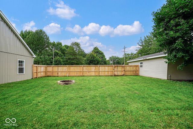 102 E 5th Street, Carthage, IN 46115