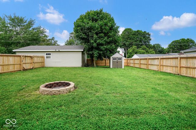 102 E 5th Street, Carthage, IN 46115