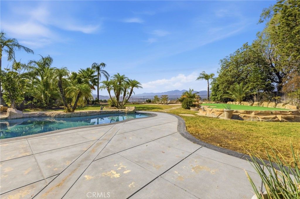 Image 5 of property listing at 1184 Tesoro, Corona, CA 92879