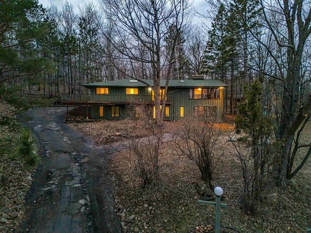 2207 Heather Avenue, Duluth, MN 55803