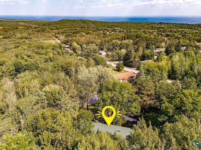 2207 Heather Avenue, Duluth, MN 55803