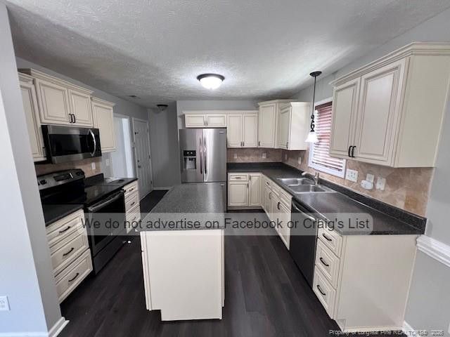 1233 Screech Owl Drive, Hope Mills, NC 28348