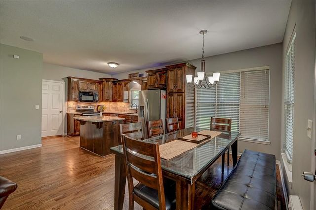 19312 E 8th St Court S, Independence, MO 64056