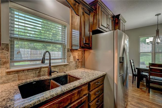 19312 E 8th St Court S, Independence, MO 64056