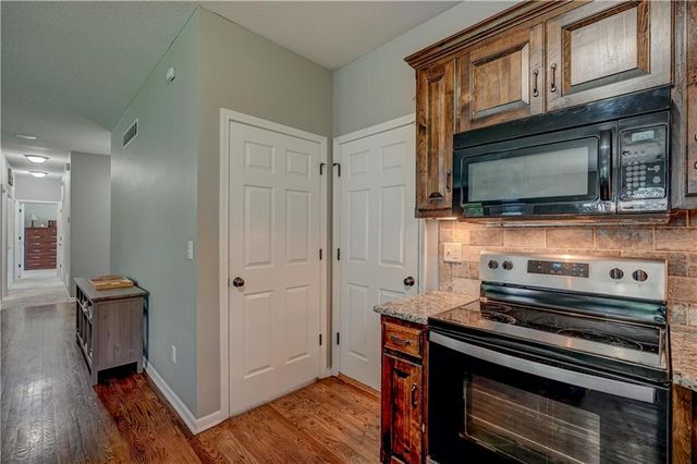 19312 E 8th St Court S, Independence, MO 64056