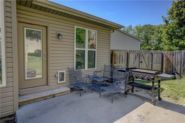19312 E 8th St Court S, Independence, MO 64056