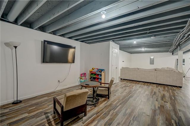 19312 E 8th St Court S, Independence, MO 64056