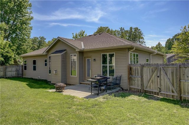 19312 E 8th St Court S, Independence, MO 64056