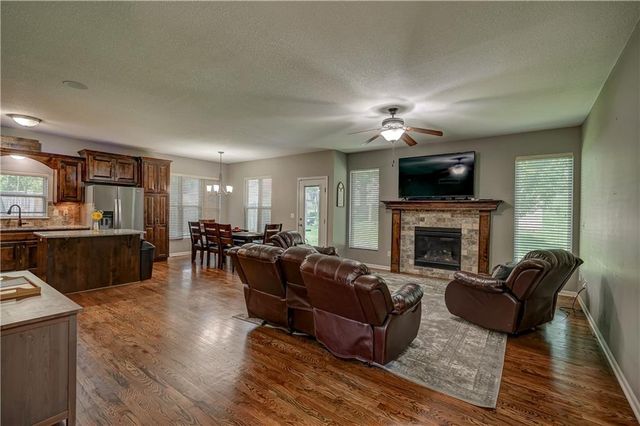 19312 E 8th St Court S, Independence, MO 64056