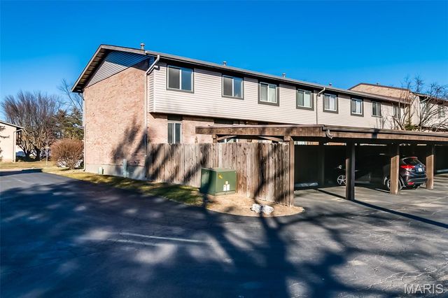 3194 Carefree Lane, Florissant, MO 63033