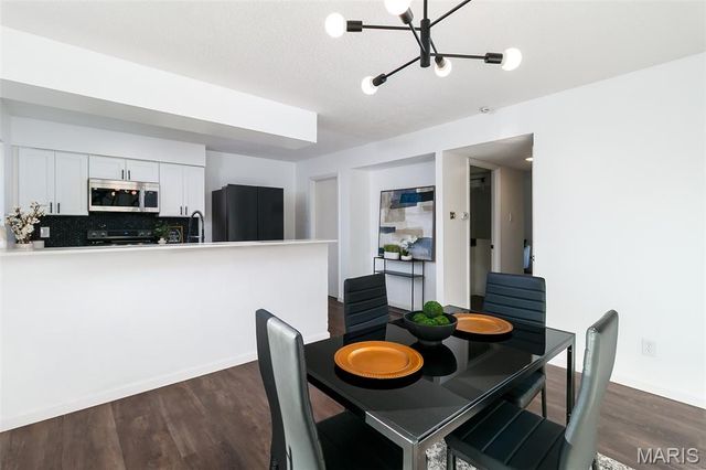 3194 Carefree Lane, Florissant, MO 63033