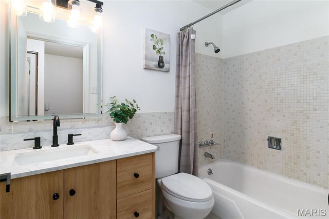 3194 Carefree Lane, Florissant, MO 63033