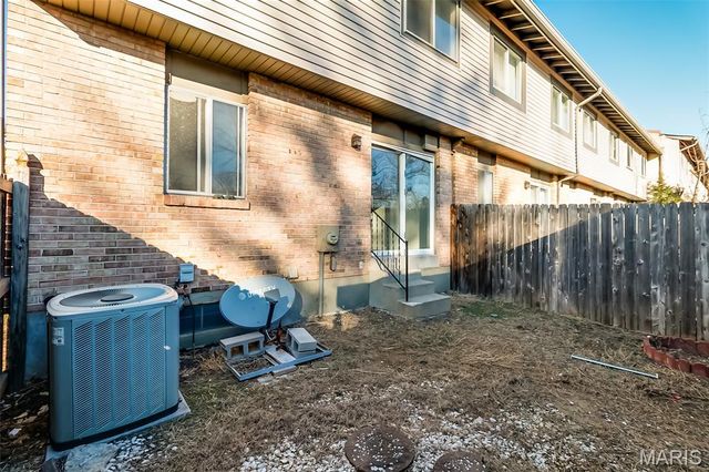 3194 Carefree Lane, Florissant, MO 63033