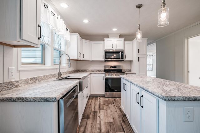 67 Diamondback Drive, Rochester, NH 03868