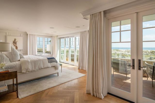 527 Ocean Blvd, Coronado, CA 92118