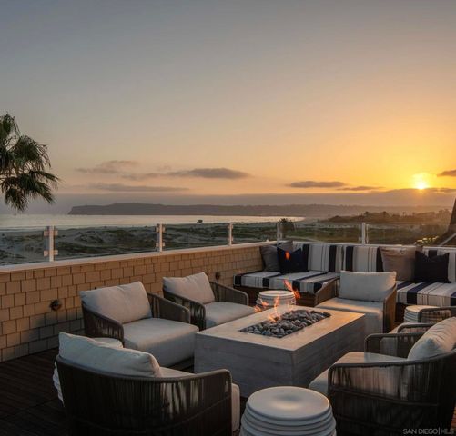 527 Ocean Blvd, Coronado, CA 92118