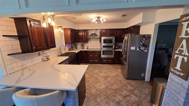 338 Travis Road, Decatur, TX 76234