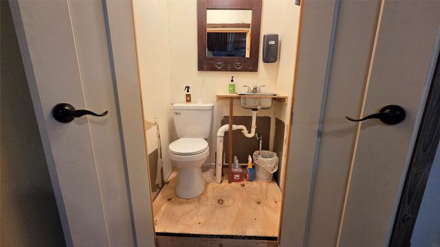 338 Travis Road, Decatur, TX 76234