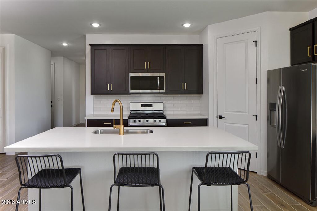 Image 9 of property listing at 25540 N 77TH Drive, Peoria, AZ 85383
