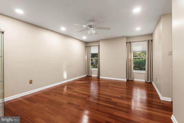 6 KANON CT, Newtown, PA 18940