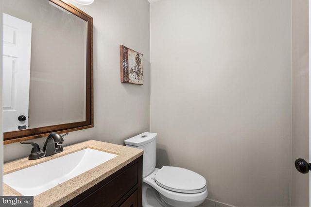 6 KANON CT, Newtown, PA 18940