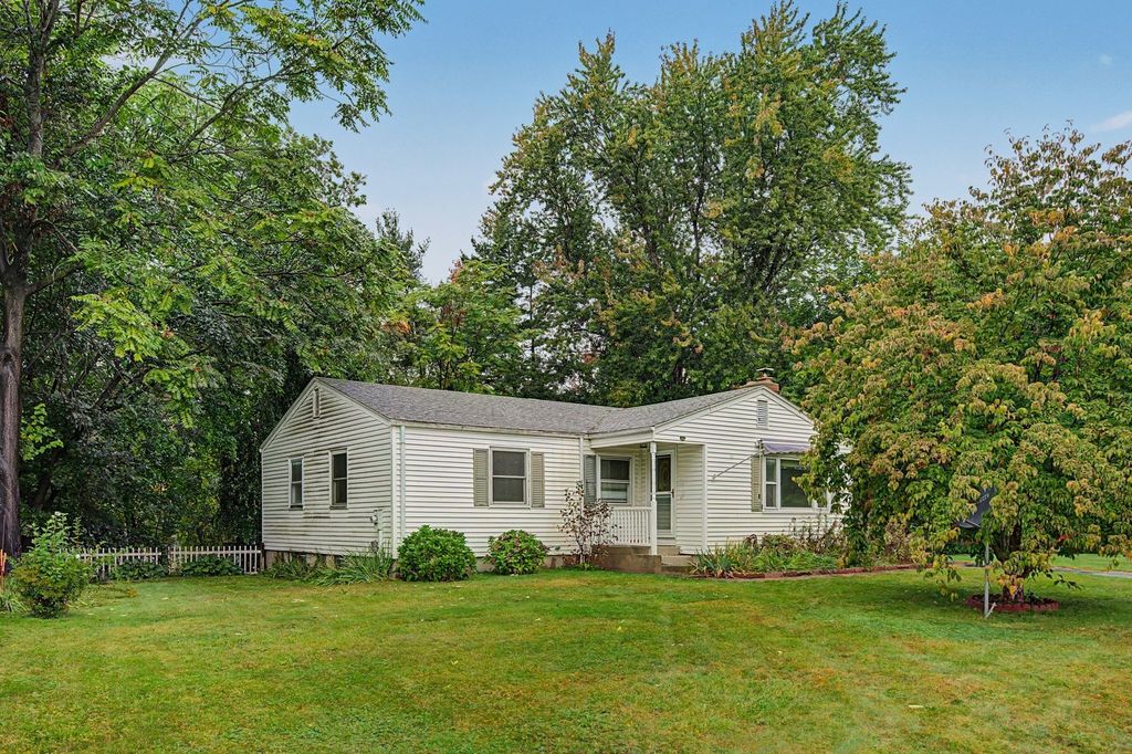 69 Lynch Drive, Holyoke, MA 01040