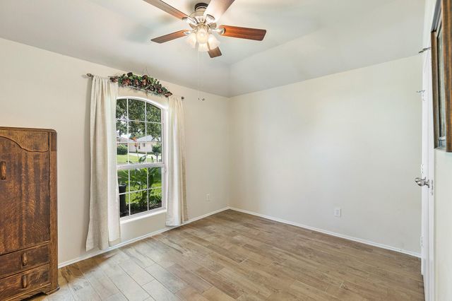 414 Laurel Sage Drive, Houston, TX 77339