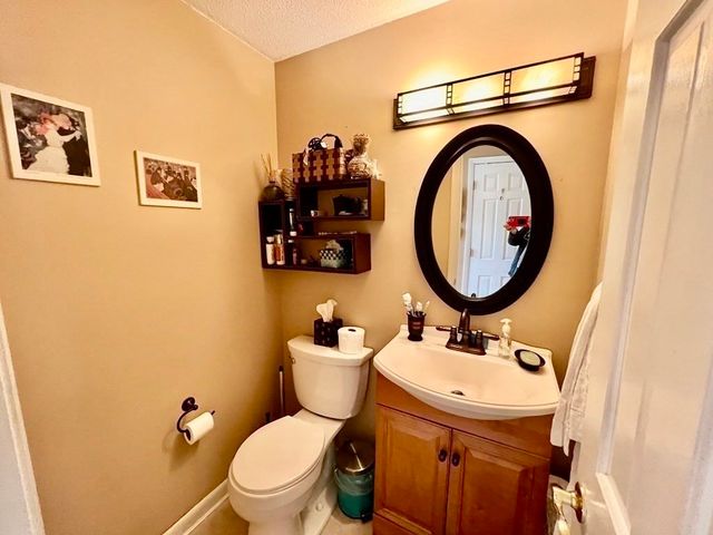 28 Shackle Way 151, Swampscott, MA 01907