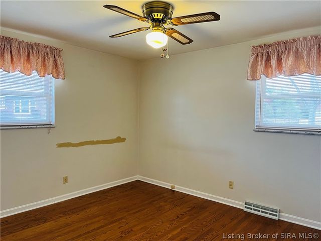 707 Georgian Avenue, Sellersburg, IN 47172