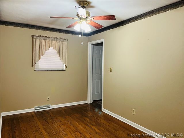 707 Georgian Avenue, Sellersburg, IN 47172