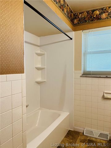 707 Georgian Avenue, Sellersburg, IN 47172