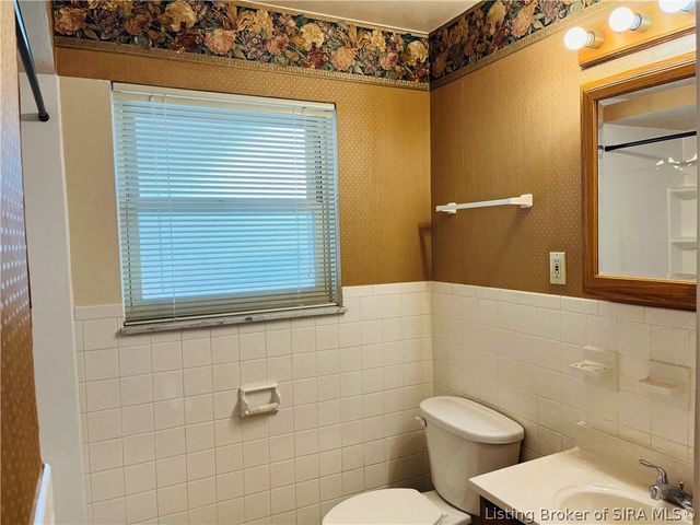 707 Georgian Avenue, Sellersburg, IN 47172