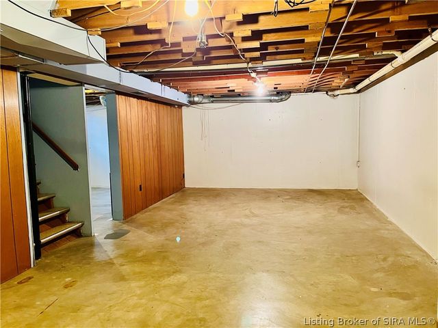 707 Georgian Avenue, Sellersburg, IN 47172